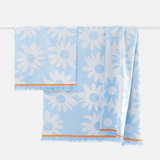 Rakastaa Ei Rakasta Bath Towel
