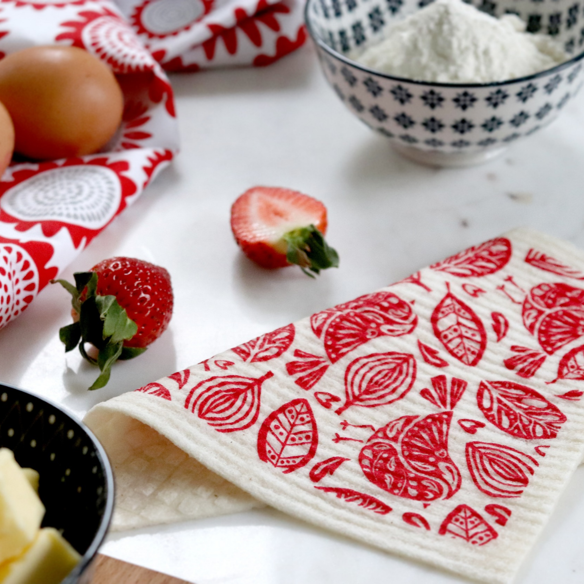 Amazing Swedish Dishcloth - Red Robins